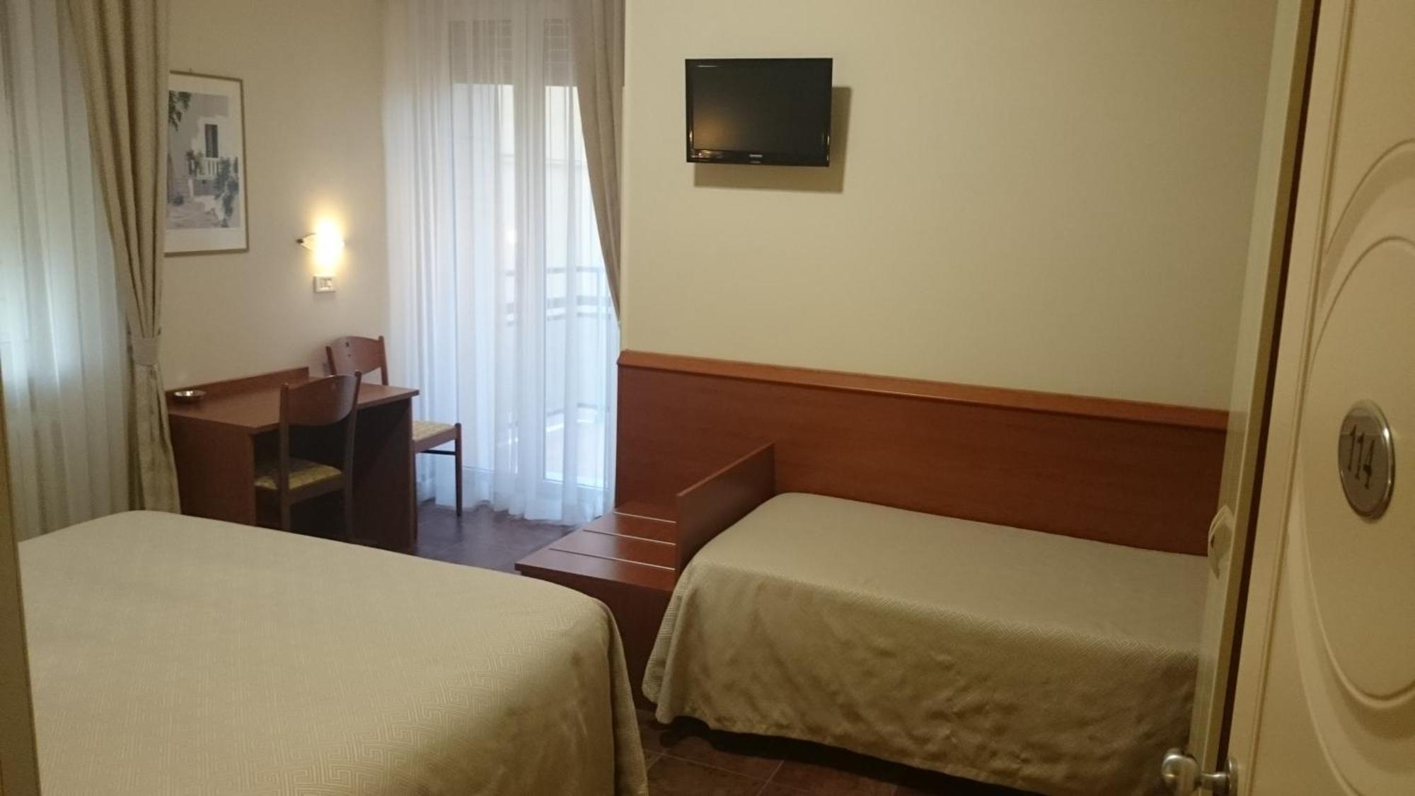 Hotel Beaurivage Fano Phòng bức ảnh