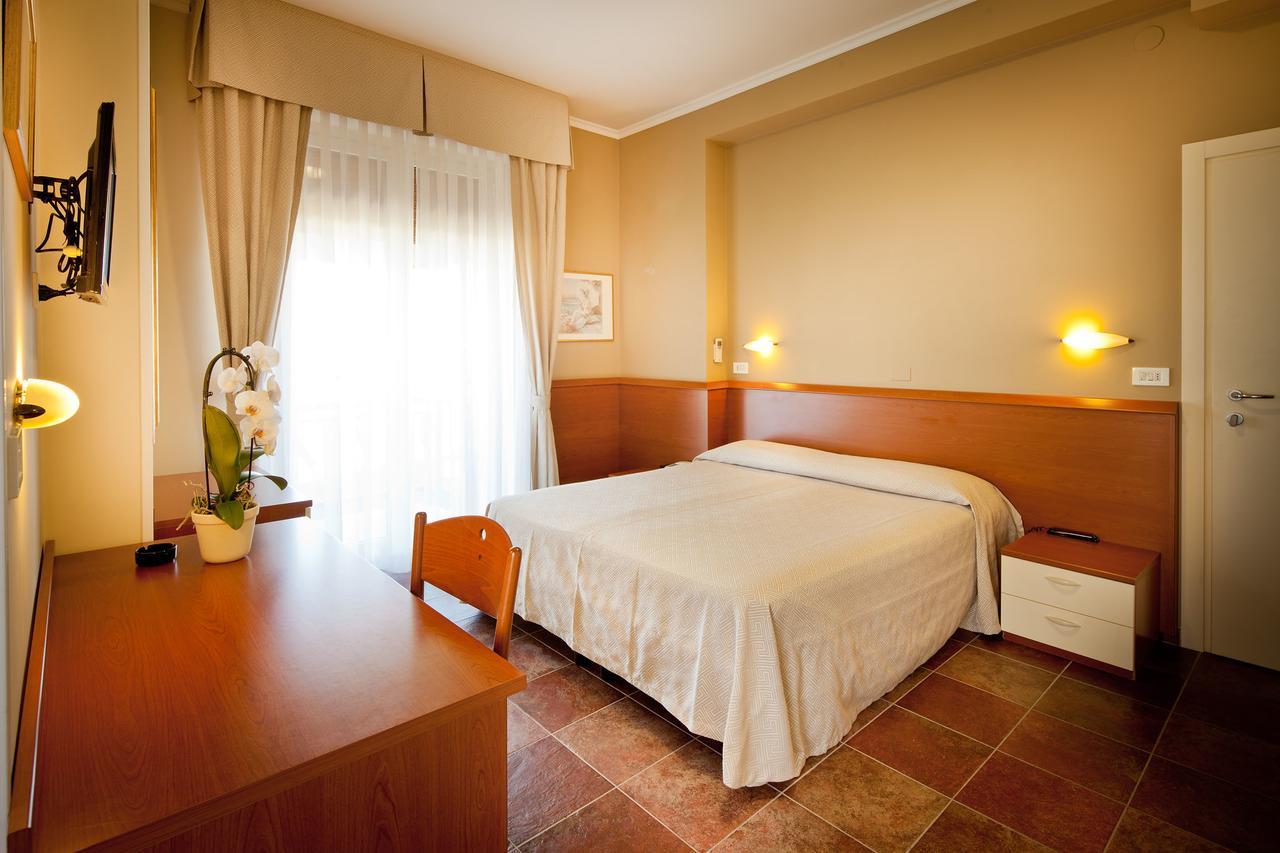 Hotel Beaurivage Fano Ngoại thất bức ảnh