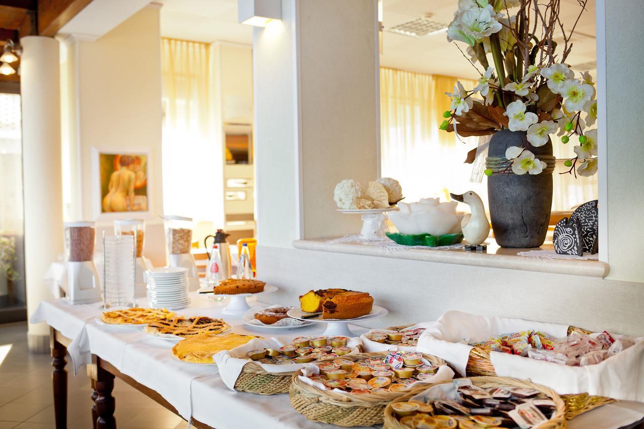 Hotel Beaurivage Fano Ngoại thất bức ảnh